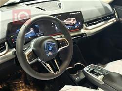 بی ئێم دەبڵیو iX1